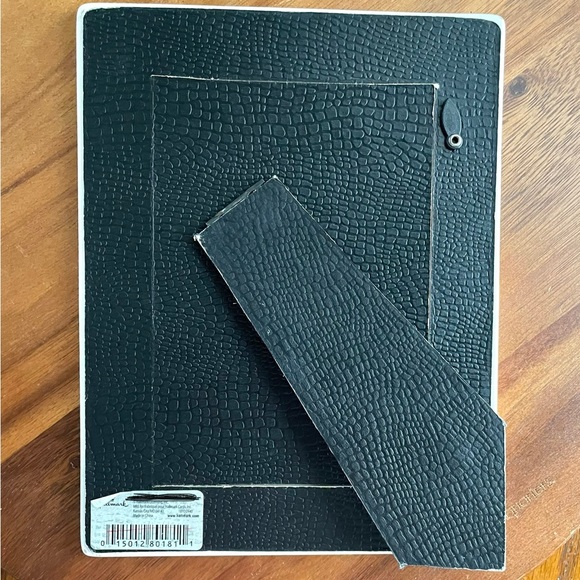 **VINTAGE** *HALLMARK* 4 x 6 Glazed Ceramic Picture Frame - Floral - Picture 2 of 7